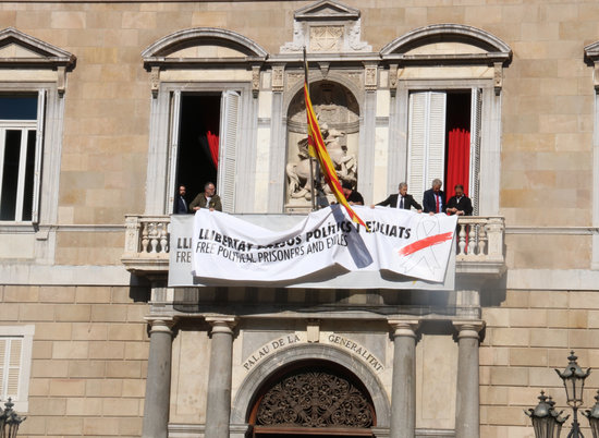 Torra had installed a toned-down symbol in front of the Catalan government building on Thursday morning